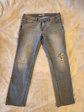Levis Boyfriend Light Blue Distressed Women's Cropped Jeans